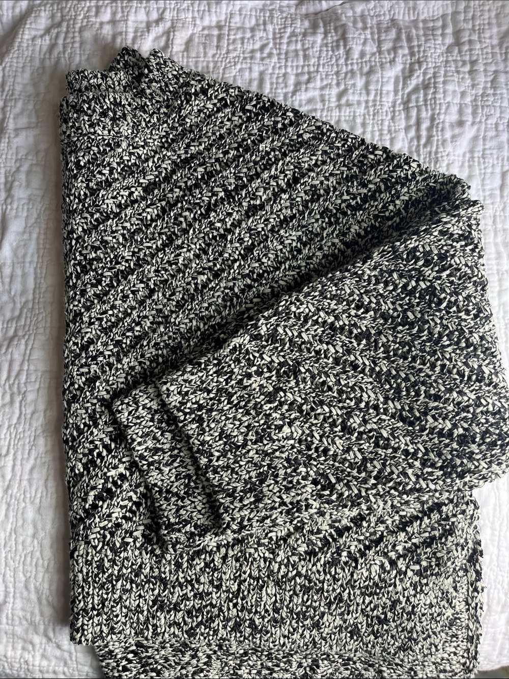 Banana Republic - Black and Cream Marled Knit Sweater